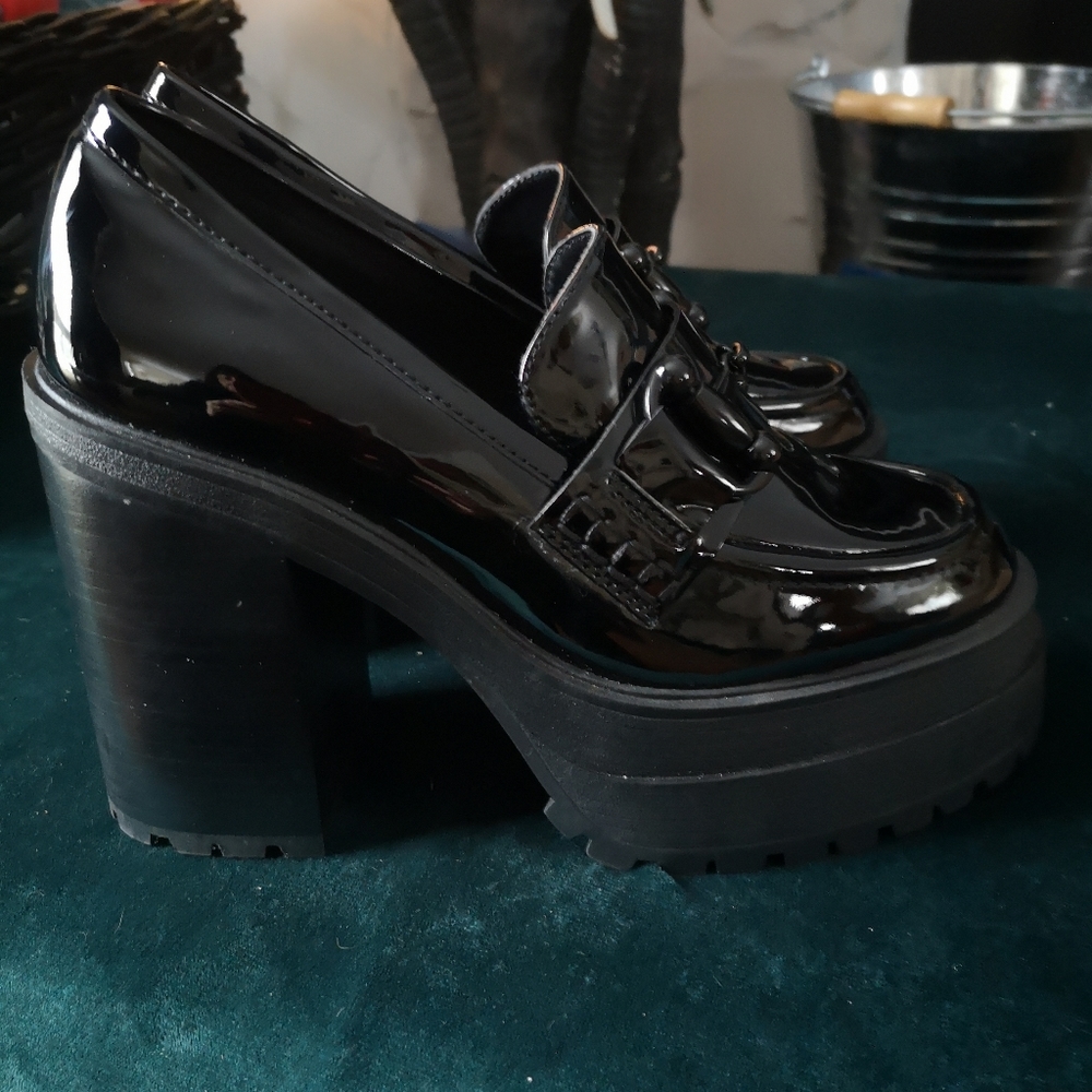 Maryjane patent leather platform heels new size 7